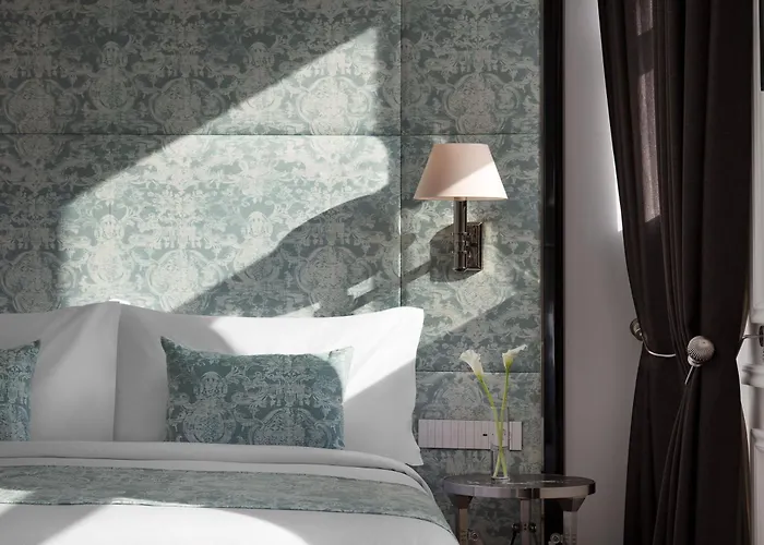 Sanasaryan Han, A Luxury Collection Hotel, מלון