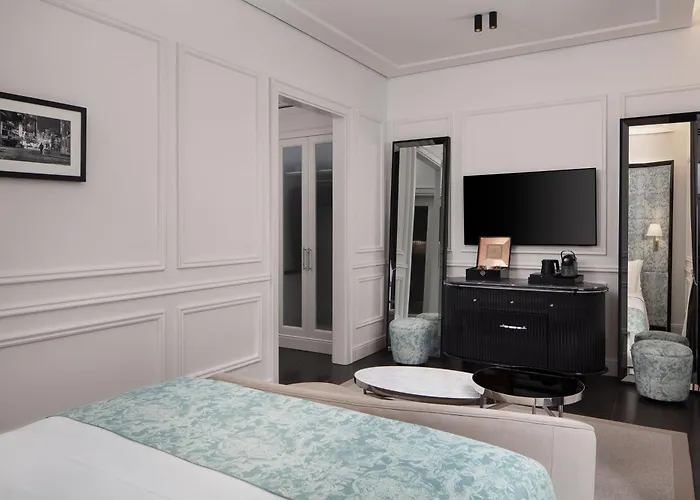 Sanasaryan Han, A Luxury Collection Hotel, מלון 5*