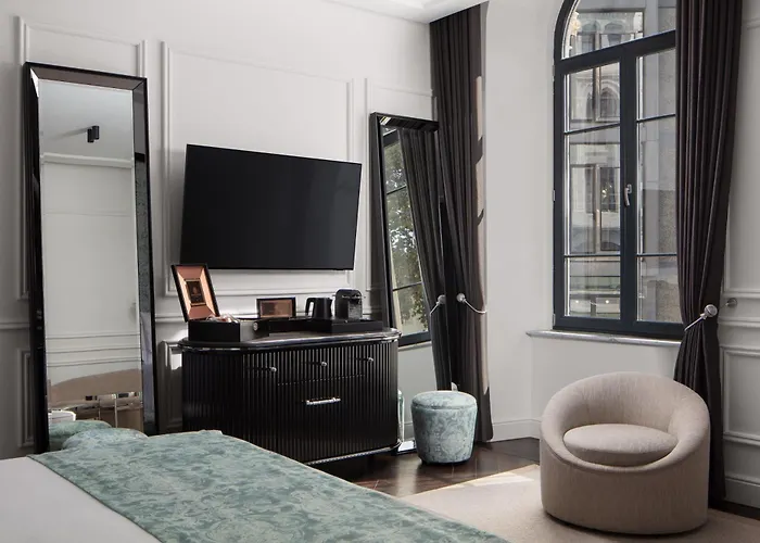 מלון Sanasaryan Han, A Luxury Collection Hotel, 5*