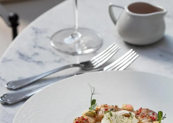 Sanasaryan Han, A Luxury Collection Hotel, מלון