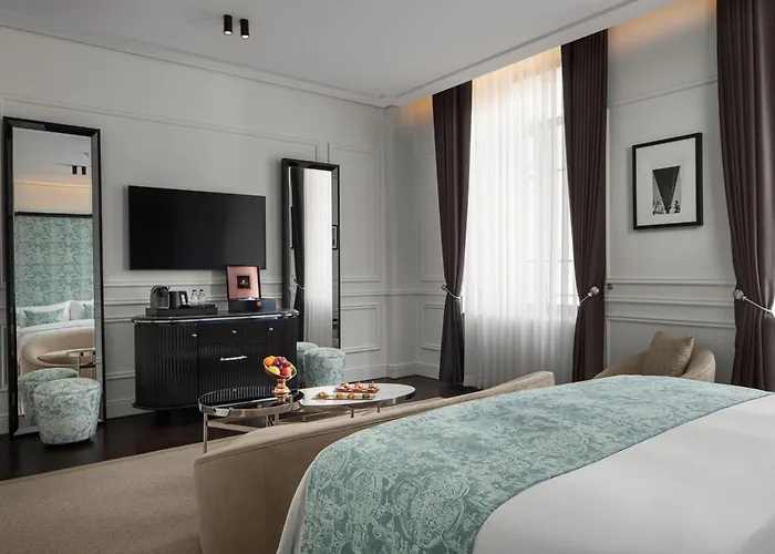 Sanasaryan Han, A Luxury Collection Hotel, מלון