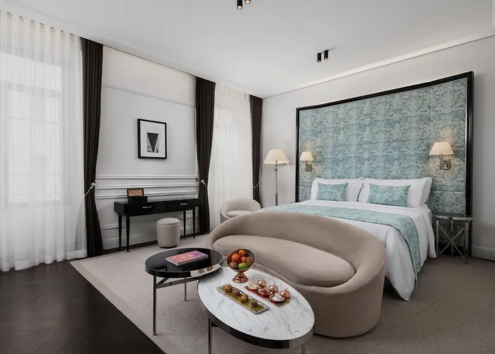 Sanasaryan Han, A Luxury Collection Hotel, מלון 5*